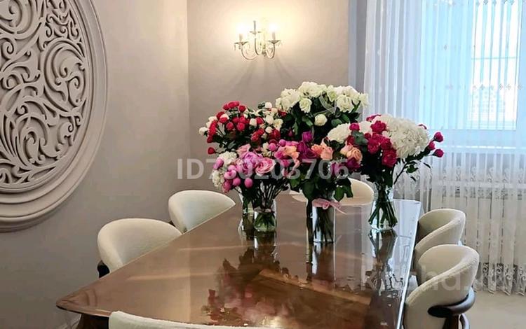 3-комнатная квартира · 100 м² · 8/11 этаж, мкр 8, Алии Молдагуловой 44 — Молдагулова и Санкибай-батыра за 450 000 〒 в Актобе — фото 28