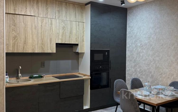 3-комнатная квартира · 112 м² · 1/7 этаж, 16-й мкр 86 за 25 000 ₸ в Актау — фото 2