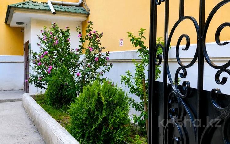 2-комнатная квартира · 79 м² · 2/5 этаж, 15-й мкр 66 за 15 000 ₸ в Актау — фото 2