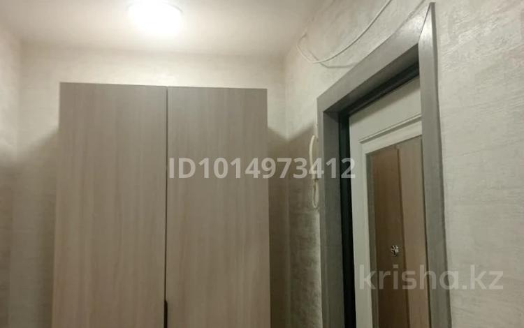 1-бөлмелі пәтер · 38 м² · 2/5 қабат, Абая 7, бағасы: 15 млн ₸ в Усть-Каменогорске — фото 2