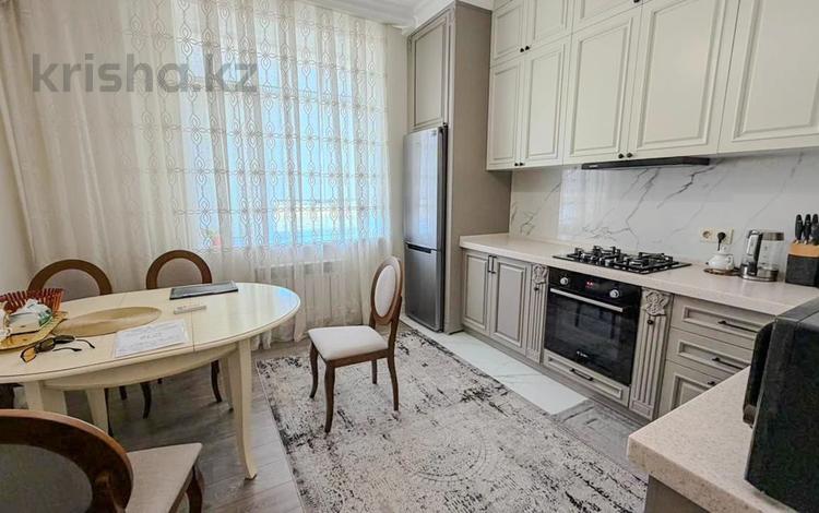 2-бөлмелі пәтер · 80 м² · 2/7 қабат, Алдабергенова 15, бағасы: 65 млн ₸ в Талдыкоргане, мкр Болашак — фото 2