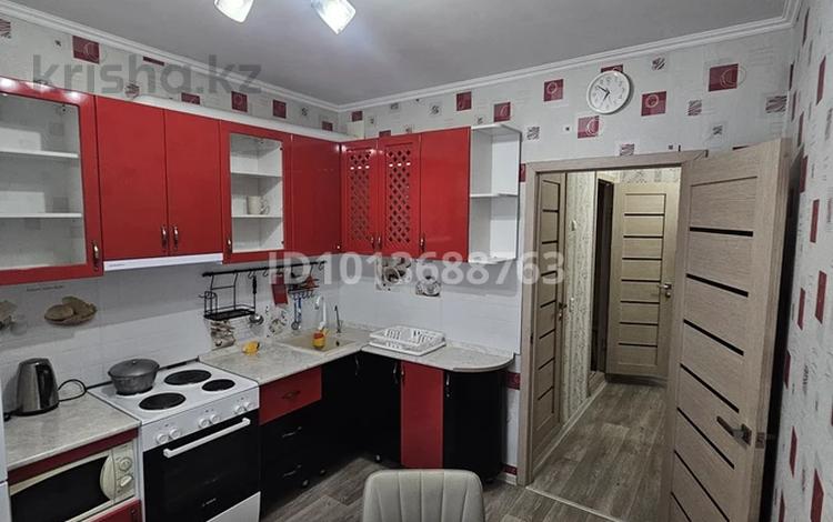 2-комнатная квартира · 60 м² · 6/9 этаж, мкр Юго-Восток, Мкр Гульдер 2 20 за 250 000 ₸ в Караганде, Казыбек би р-н — фото 2