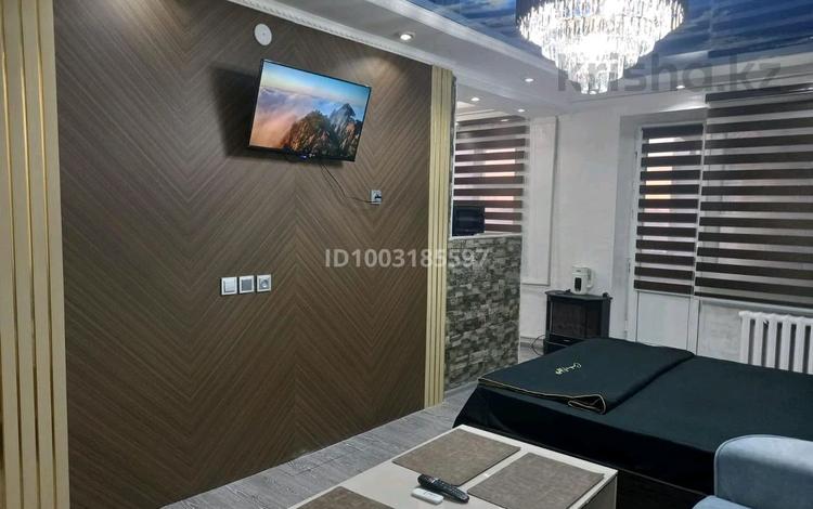 1-бөлмелі пәтер · 33 м² · 3/5 қабат, Чайковскии 3 — Универсам ВИП, бағасы: 2 000 〒 в  — фото 2