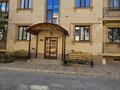 2-бөлмелі пәтер · 90 м² · 3/3 қабат, Самал-2 ш/а., Адгама Каримова 117, бағасы: 33 млн ₸ в Атырау, мкр Самал-2 — фото 2