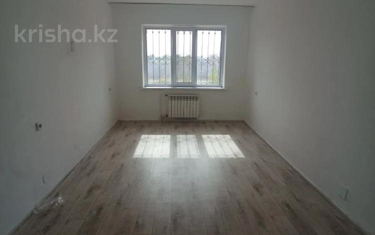 1-бөлмелі пәтер · 40.4 м² · 1/9 қабат, Самал, бағасы: 15 млн ₸ в Уральске — фото 2