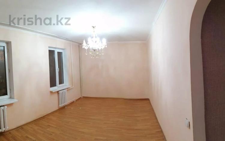 3-комнатная квартира, 56 м², 1/5 этаж, Ауэзова — Бухар Жырау