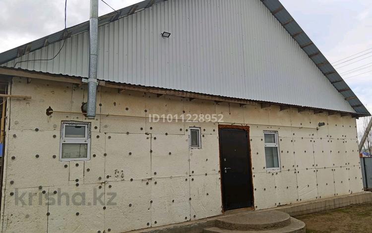 Жеке үй · 7 бөлме · 180 м² · 10 жүзд., Шанырак 113, бағасы: 45 млн ₸ в Актобе, жилой массив Акжар-2 — фото 2