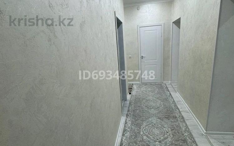 3-комнатная квартира, 70 м², 4/5 этаж, Абая 21 за 23 млн 〒 в Балхаше — фото 2