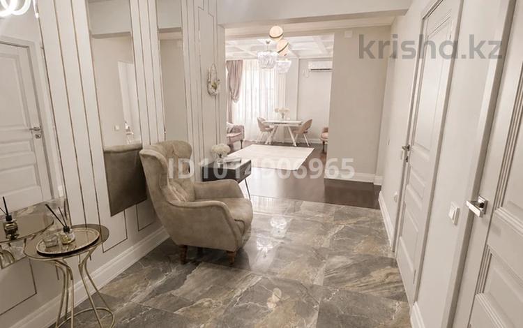 2-бөлмелі пәтер · 81 м² · 5/9 қабат, Валиханова 13 Б, бағасы: 45.5 млн ₸ в Атырау — фото 2