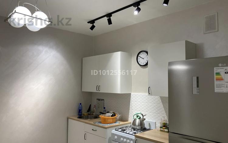 1-комнатная квартира · 49 м² · 5/10 этаж, мкр Нурсая, Т. Жумагалиева 10 за 23 млн ₸ в Атырау — фото 2