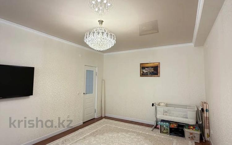 3-комнатная квартира · 84 м² · 5/5 этаж, 17-й мкр 76 за 20.5 млн ₸ в Актау — фото 2