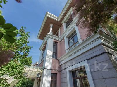 Отдельный дом · 6 комнат · 700 м² · 10 сот., мкр Горный Гигант, Жамакаева 256а за 2.1 млрд ₸ в Алматы, Медеуский р-н