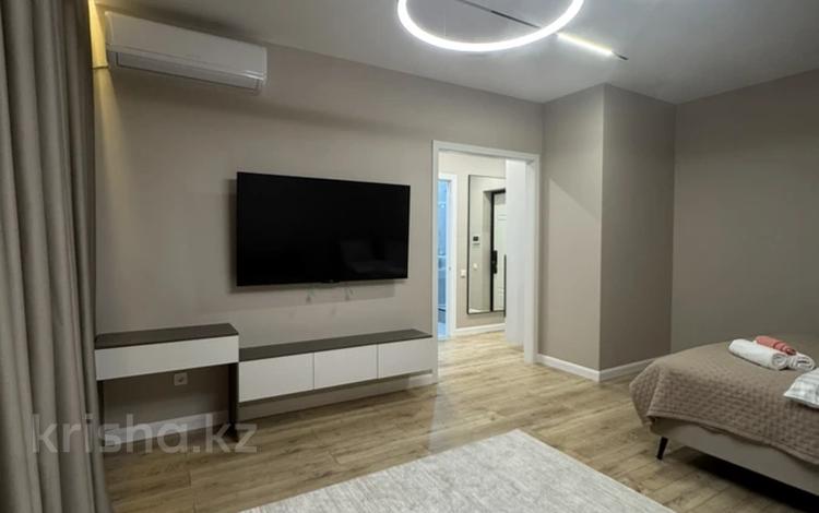 1-комнатная квартира · 50 м² · 6/9 этаж, Исатай Тайманова 42а — Жарбосынова за 22 000 ₸ в Атырау — фото 2