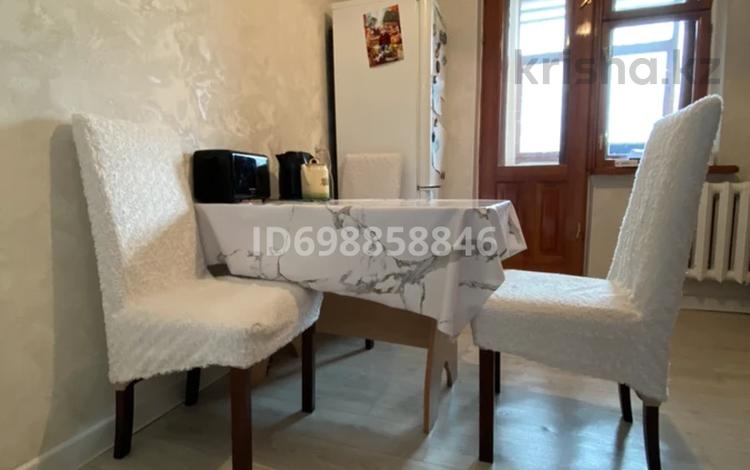 2-комнатная квартира · 54 м² · 1/5 этаж, мкр 8 292 за 19.7 млн ₸ в Актобе — фото 2