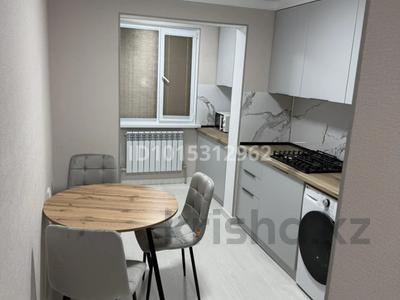 3-комнатная квартира · 60 м² · 1/5 этаж, 11-й микрорайон 219а — Увалиханова за 340 000 ₸ в Шымкенте, Енбекшинский р-н