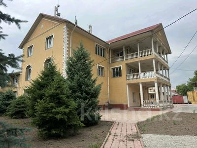 Отдельный дом · 10 комнат · 950 м² · 20 сот., мкр Акбулак — Рыскулова и Шарипова за 399.5 млн ₸ в Алматы, Алатауский р-н