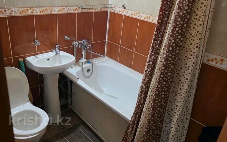 1-комнатная квартира · 33 м² · 4/5 этаж, 3микр 4 за 140 000 ₸ в Конаеве — фото 2