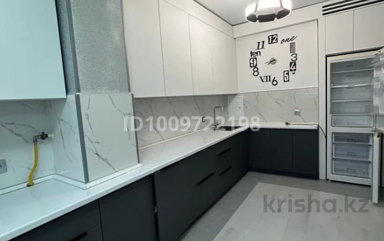 2-комнатная квартира · 56.6 м² · 1/5 этаж, 12-й мкр 7 за 19 млн ₸ в Актау — фото 2