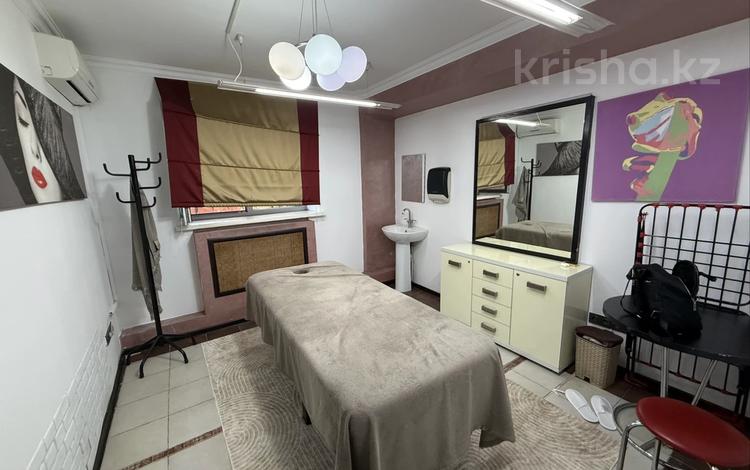Свободное назначение, офисы, магазины и бутики, салоны красоты · 700 м² за 700 млн ₸ в Алматы, Бостандыкский р-н — фото 2