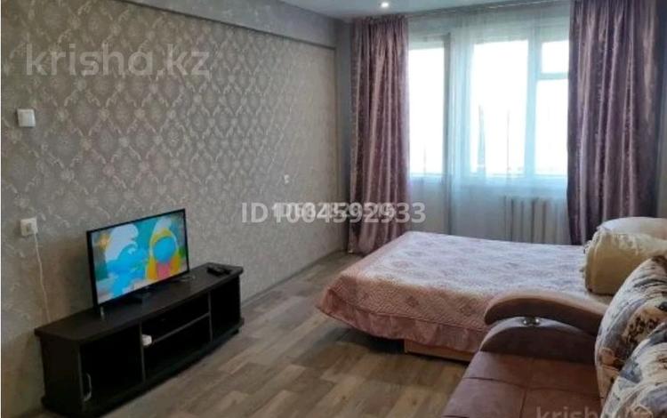 1-комнатная квартира · 35 м² · 3/5 этаж, бульвар гагарина за 10 000 ₸ в Усть-Каменогорске, Ульбинский — фото 2