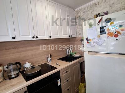 2-комнатная квартира · 46.6 м² · 5/5 этаж, Бурова 24 В — магазин сигнал,поликлиника,школа гимназия,детский сад Лада,народный ба за 17.5 млн ₸ в Усть-Каменогорске, Ульбинский
