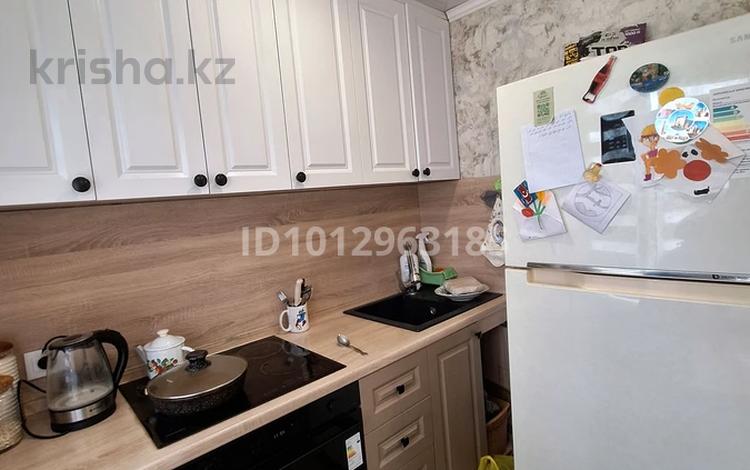 2-комнатная квартира · 46.6 м² · 5/5 этаж, Бурова 24 В — магазин сигнал,поликлиника,школа гимназия,детский сад Лада,народный ба за 17.5 млн ₸ в Усть-Каменогорске, Ульбинский — фото 2