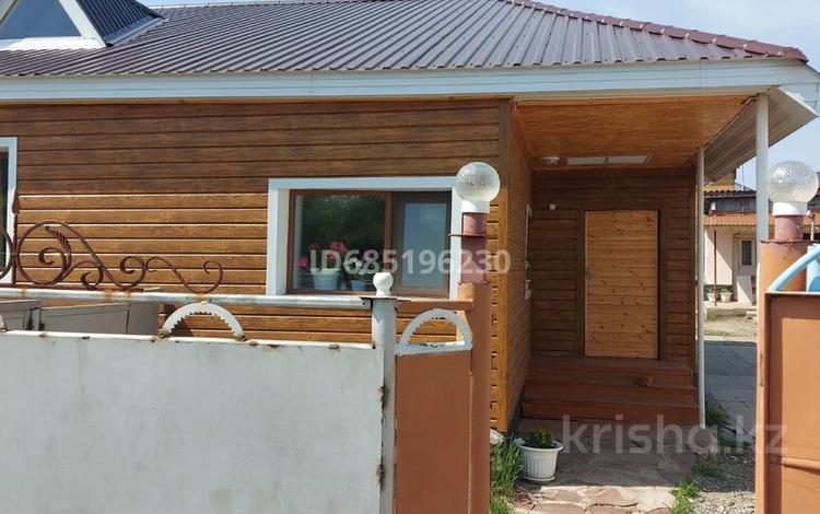 4-комнатный дом посуточно, 130 м², Уалиханова 17 за 50 000 〒 в Бурабае — фото 2
