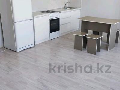 3-комнатная квартира · 76 м² · 10/17 этаж, Богенбай батыра 56 за 300 000 ₸ в Астане, р-н Байконур