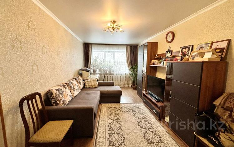 3-комнатная квартира · 60 м² · 5/5 этаж, мкр Михайловка , Касыма Аманжолова 19 за 18 млн ₸ в Караганде, Казыбек би р-н — фото 2