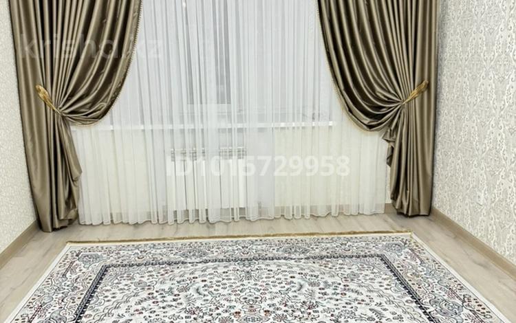 2-бөлмелі пәтер · 65 м² · 3/5 қабат, Алтын орда ш/а., Батыс 2 9/4, бағасы: 200 000 ₸ в Актобе, мкр. Алтын орда — фото 2