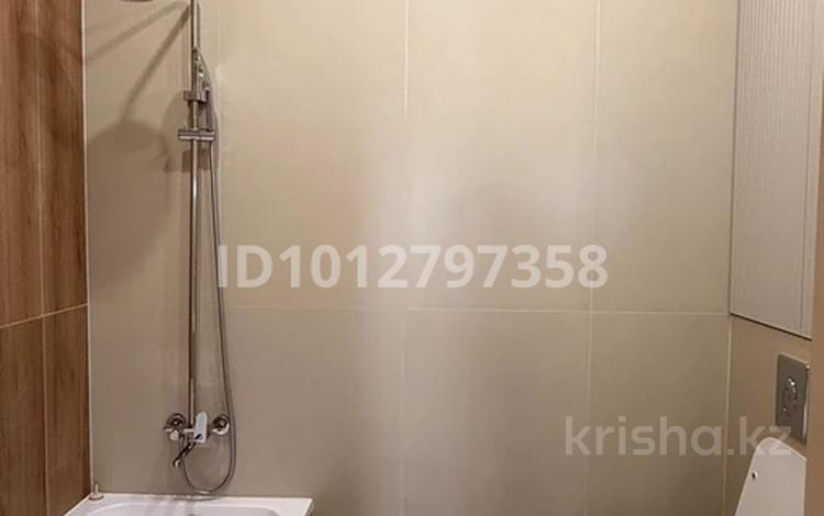 2-комнатная квартира · 44 м² · 1/5 этаж, мкр 5, тургенева 66 за 9.7 млн ₸ в Актобе — фото 2