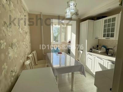2-бөлмелі пәтер · 54 м² · 4/5 қабат, Аманжолова 49/1, бағасы: 25 млн ₸ в Уральске