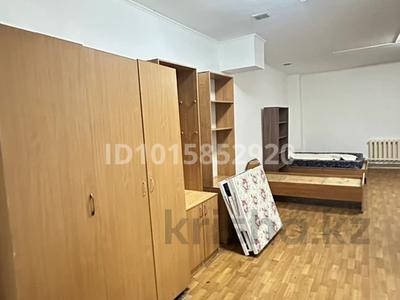 3-комнатная квартира · 60 м² · 2/2 этаж, мкр Сайран вокзал за 100 000 ₸ в Алматы, Ауэзовский р-н