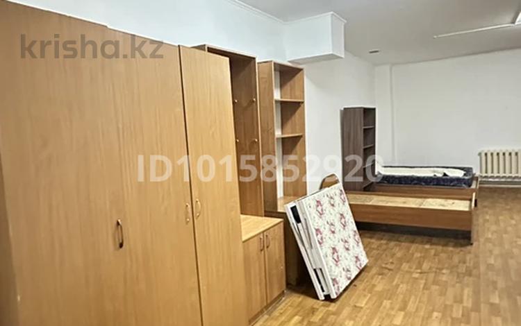 3-комнатная квартира · 60 м² · 2/2 этаж, мкр Сайран вокзал за 100 000 ₸ в Алматы, Ауэзовский р-н — фото 3