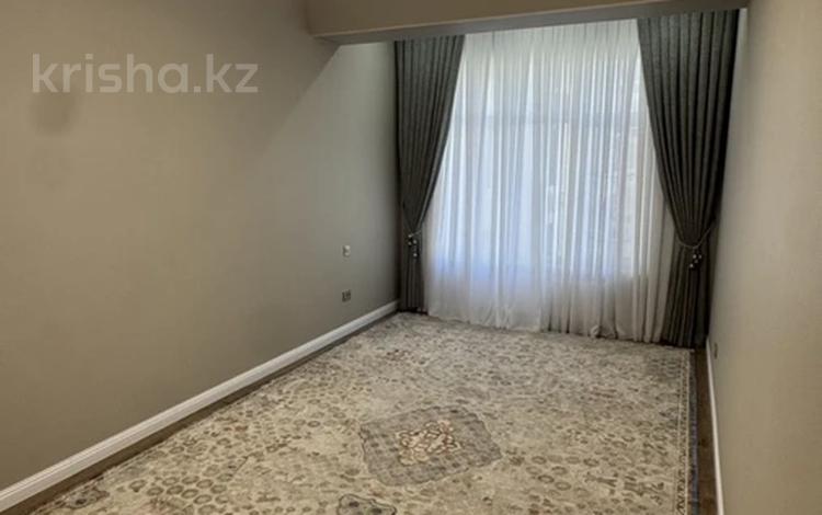 4-комнатная квартира · 130 м² · 5/10 этаж, 40-й мкр, 40-а/ш. 2 за 75 млн ₸ в Актау — фото 2