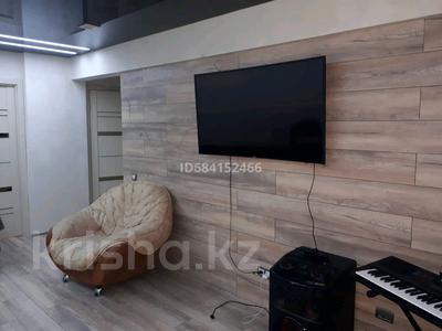 3-комнатная квартира · 65 м² · 1/5 этаж, Космическая 14/1 — Космическая михаэлиса абая за 25.5 млн ₸ в Усть-Каменогорске, Ульбинский