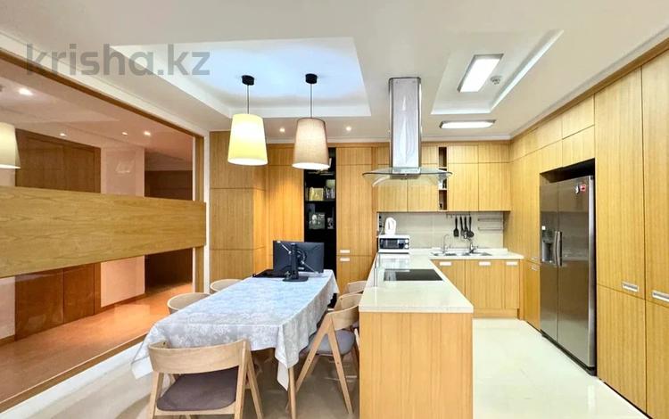 3-бөлмелі пәтер · 136 м² · 18/25 қабат, Кошкарбаева 2, бағасы: 82 млн ₸ в Астане, Сарайшык р-н — фото 2