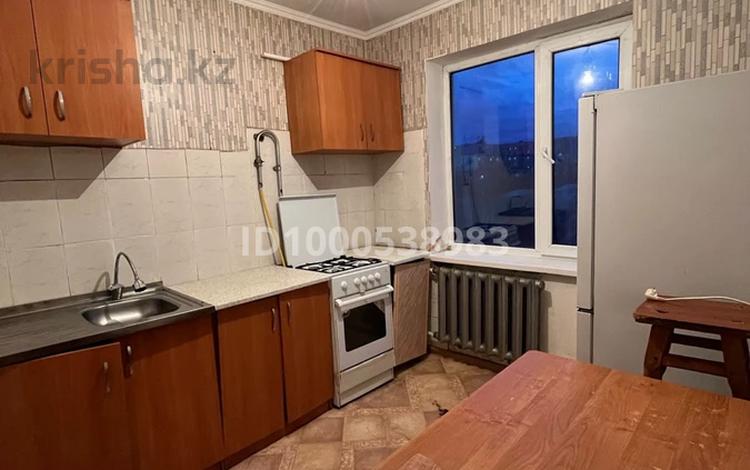 2-бөлмелі пәтер · 50 м² · 5/5 қабат, мкр 11 36, бағасы: 16.5 млн ₸ в Актобе — фото 2