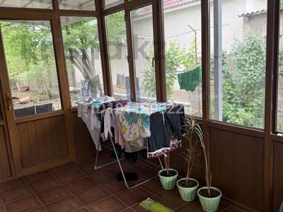 Часть дома · 4 комнаты · 140 м² · 8 сот., мкр Самал-2 Канагат 24 — Арғынбекова Байтұрсынова қиылысынан төмен қарай 3-ші көше, қасында JDA Hotel&amp;Spa центр бар за 62 млн ₸ в Шымкенте, Абайский р-н