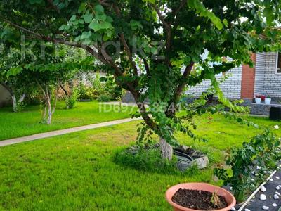 Продажа домов и дачи в Западно-Казахстанской обл.: Отдельный дом · 4 комнаты · 120 м² · 9 сот., Тихоненко 24 за 36 млн 〒 Отдельный дом · 4 комнаты · 120 м² · 9 сот., Тихоненко 24 за 36 млн 〒 в Аксае
