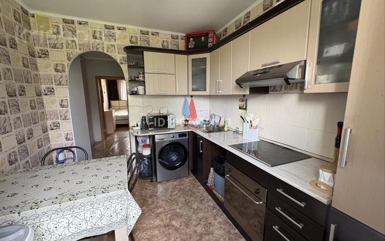 3-комнатная квартира · 67 м² · 5/10 этаж, мкр Юго-Восток 9 — Ты проспект за 300 000 ₸ в Караганде, Казыбек би р-н — фото 2