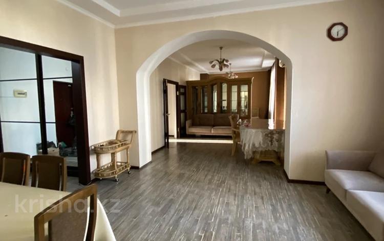 3-комнатная квартира · 160 м² · 8/12 этаж, Сарайшык 34 за 550 000 ₸ в Астане, Есильский р-н — фото 2