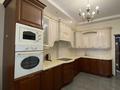 3-комнатная квартира · 160 м² · 8/12 этаж, Сарайшык 34 за 550 000 ₸ в Астане, Есильский р-н — фото 2