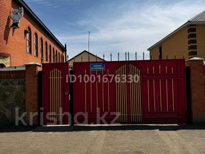 Продажа домов и дачи в Актюбинской обл.: Отдельный дом · 5 комнат · 156.8 м² · 5.3 сот., Крылова/ Аз наурыз за 80 млн 〒 Отдельный дом · 5 комнат · 156.8 м² · 5.3 сот., Крылова/ Аз наурыз за 80 млн 〒 в Актобе, мкр Москва