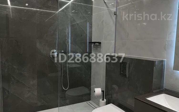 2-комнатная квартира · 52 м² · 2/4 этаж, проспект Бухар жырау 42 — Алиханова за 320 000 〒 в Караганде, Казыбек би р-н — фото 33