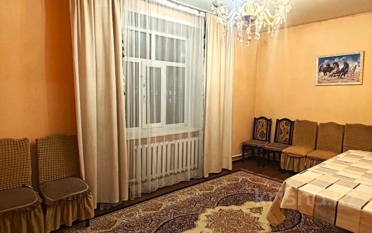3-бөлмелі пәтер · 68 м² · 3/3 қабат, Медицинская 68, бағасы: 7 млн ₸ в Караганде, Алихана Бокейханова р-н — фото 2