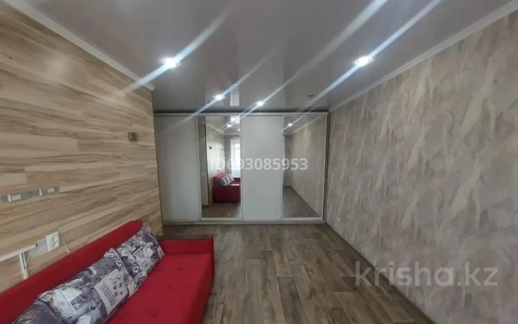 2-бөлмелі пәтер, 45 м², 5/5 қабат ай сайын, 35 квартал 23, бағасы: 150 000 〒 в Семее — фото 2