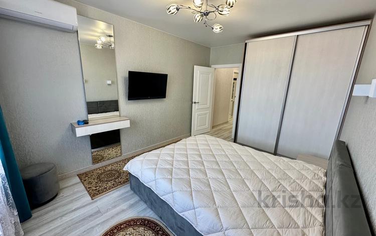 2-комнатная квартира · 50 м² · 8/15 этаж, Райымбека 210 за 300 000 ₸ в Алматы, Алмалинский р-н — фото 2