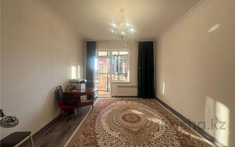 2-комнатная квартира · 57.7 м² · 2/17 этаж, мкр Юго-Восток, Дюсембекова 83/1 за 27.9 млн ₸ в Караганде, Казыбек би р-н — фото 2