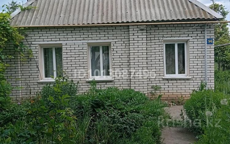 Отдельный дом · 2 комнаты · 60 м² · 60 сот., Шортанбай акына 1/4 за 14 млн ₸ в Уральске — фото 2